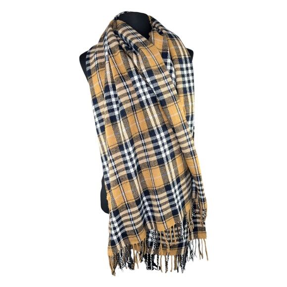 COMME CA ISM 29'x79' Scarf Fringed Wool Blend Plaid Black Cream Butter EUC Read - Picture 3 of 3